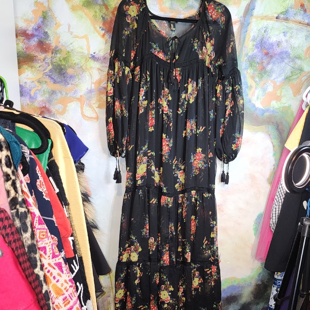 Forever 21 Black Floral Long Sleeve Dress